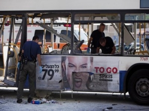 Explosao atinge ônibus na cidade israelense de Tel Aviv